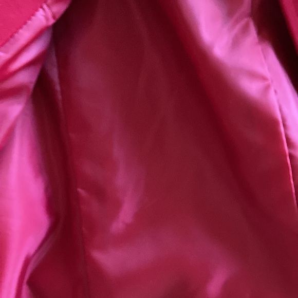 Tahari New with tags red button up jacket with side slit pockets. - Picture 11 of 12